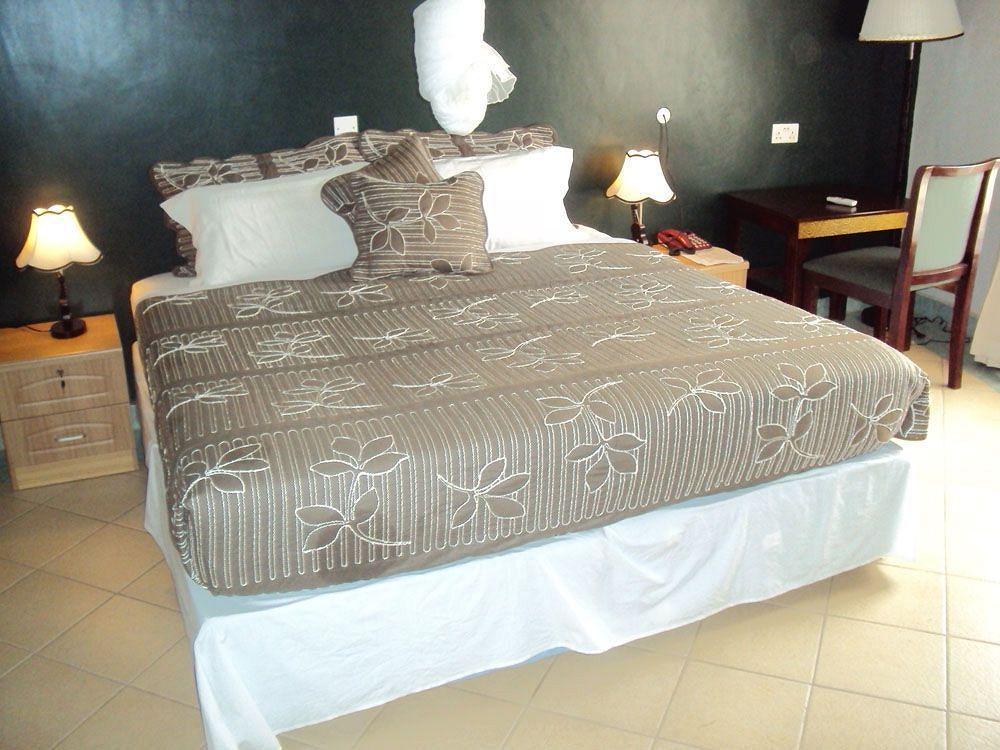 Silver Springs Hotel Kampala Kültér fotó