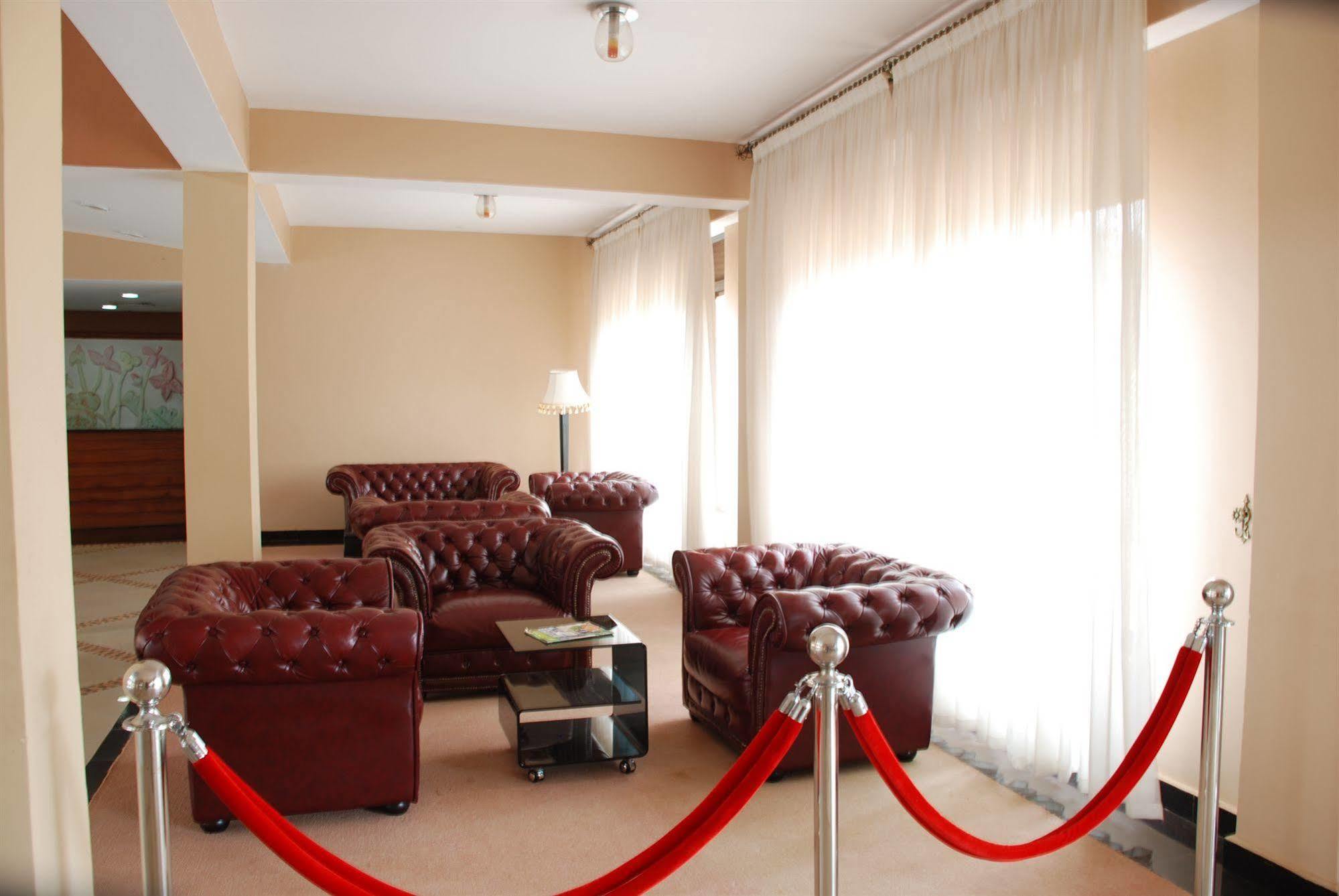 Silver Springs Hotel Kampala Kültér fotó