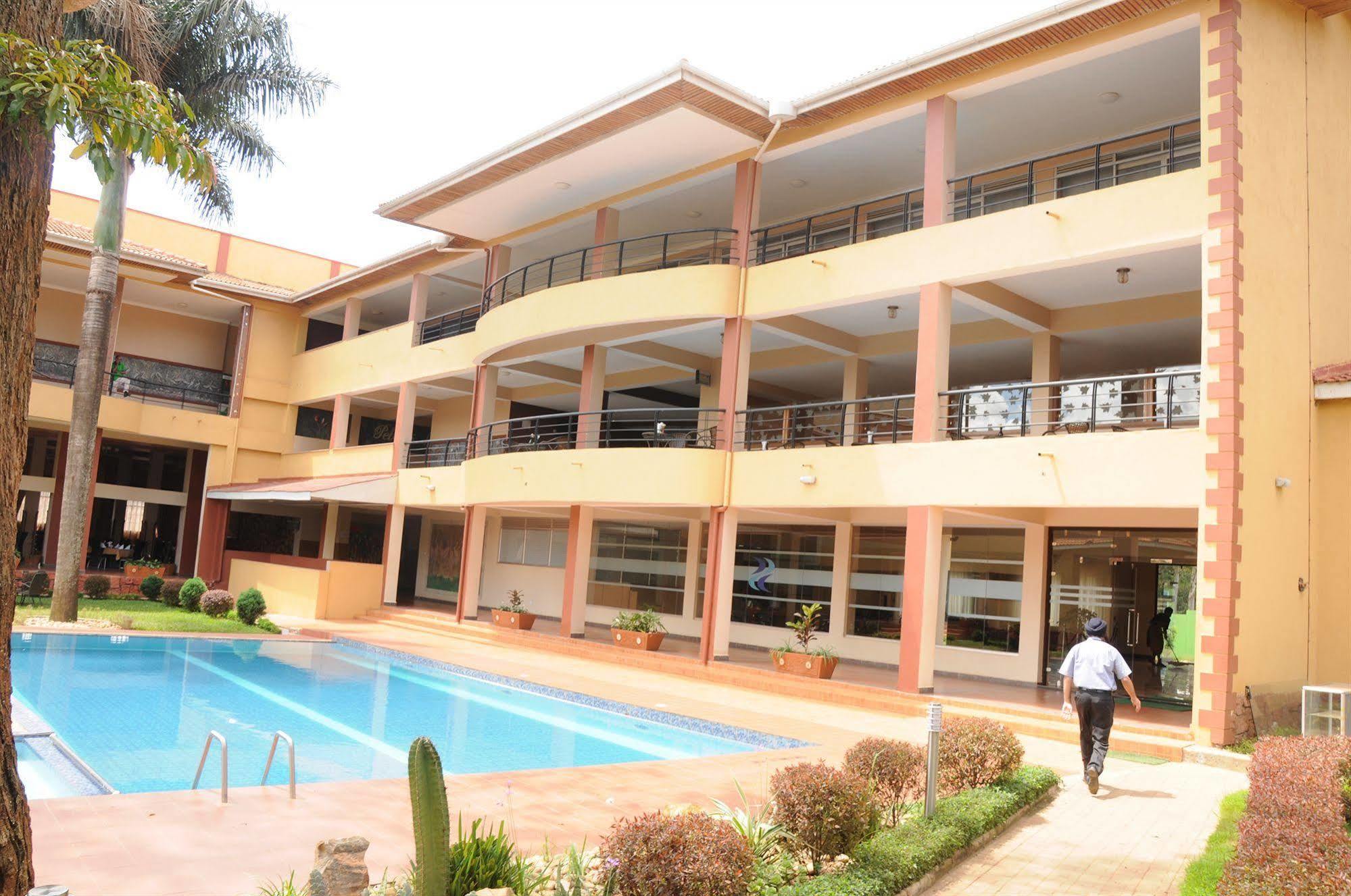 Silver Springs Hotel Kampala Kültér fotó
