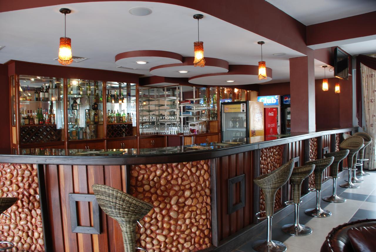 Silver Springs Hotel Kampala Kültér fotó