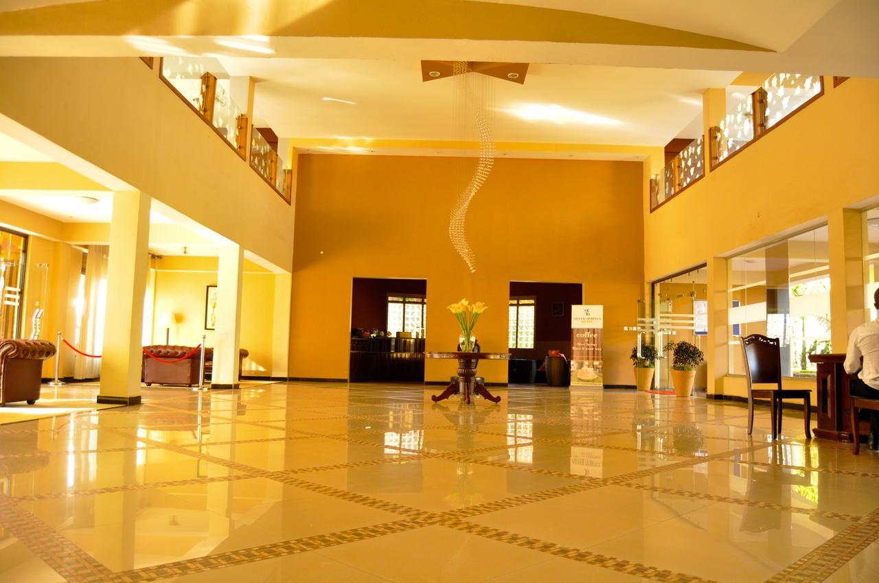 Silver Springs Hotel Kampala Kültér fotó