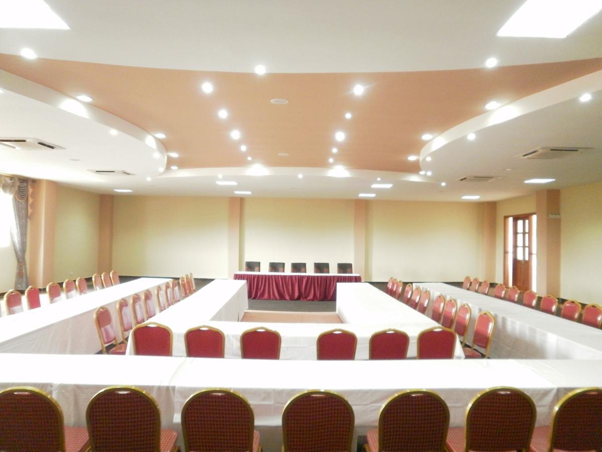 Silver Springs Hotel Kampala Kültér fotó