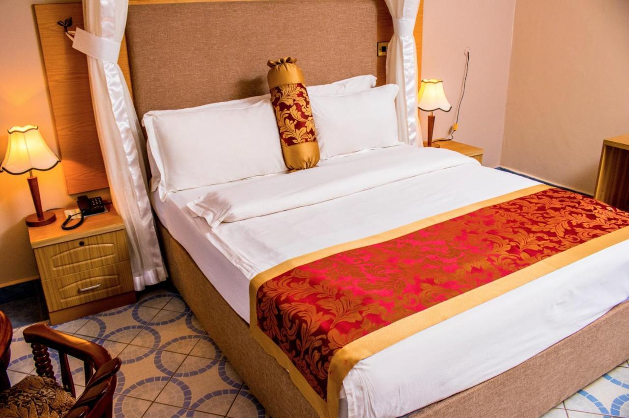 Silver Springs Hotel Kampala Kültér fotó