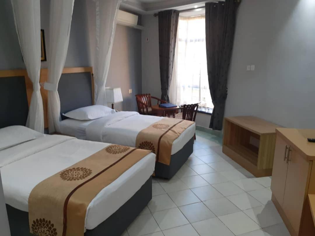 Silver Springs Hotel Kampala Kültér fotó