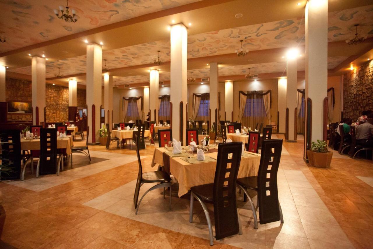Silver Springs Hotel Kampala Kültér fotó